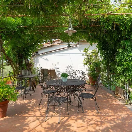 Borghetto Sant'angelo Apartment *